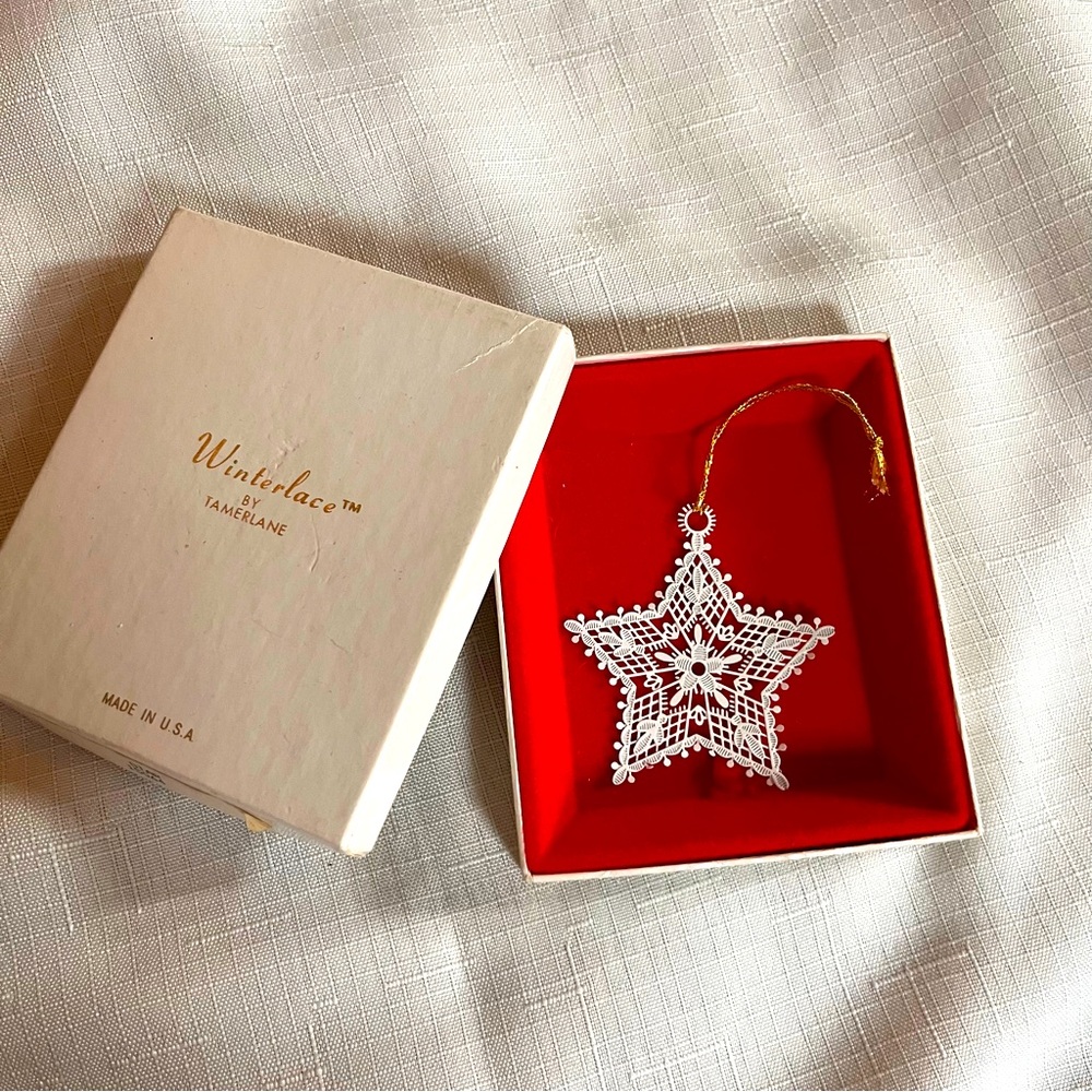 Winterlace Star ornament by Tamerlane in box. Vintage made in the USA